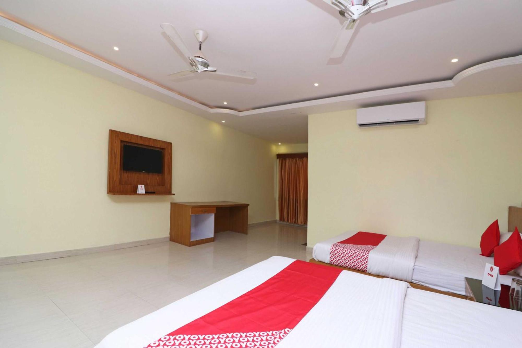โอโย 16395 โฮเต็ล Gk พาเลซ Hotel พุทธคยา ภายนอก รูปภาพ
